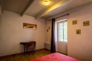 Gîte Spacieux et Authentique au Coeur de la Nature