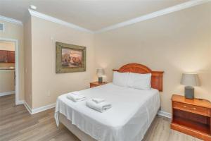 1301 TT - Tranquil Retreat at Bella Piazza Condo for Relaxation and Comfort