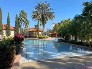 1301 TT - Tranquil Retreat at Bella Piazza Condo for Relaxation and Comfort - Winter Haven