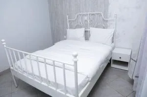 Adorable little home #3 - Gitarama