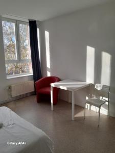 The Boulevard Apartment sleeps 4