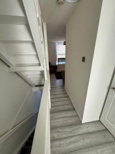 Dover 2 bed Modern apartment by the cliff and sea