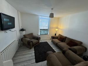 Dover 2 bed Modern apartment by the cliff and sea