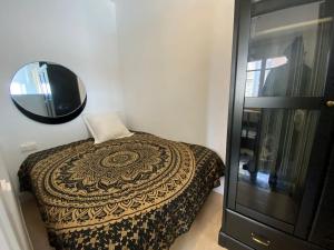 Double room with inside window in shared apartment