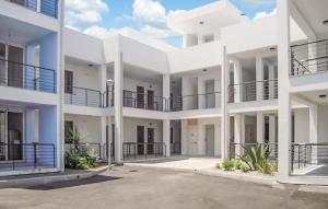 1 Bedroom Cozy Apartment In Isca Marina