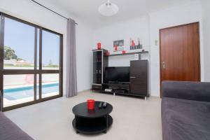 Avo Isabel by Innkeeper