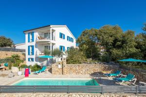 Villa ANNA-LENA with pool close to sandy beach