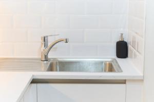 Hyde Park Terraced Apartment - Free Parking