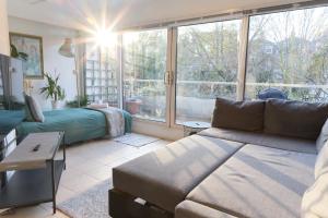 Hyde Park Terraced Apartment - Free Parking