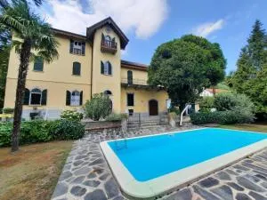 Villa Santa Chiara Lesa - appartamento vista lago con piscina - Ranco