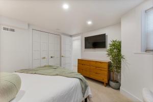 Luxury H St Private Apartment