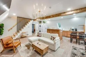 Walk to Fox Lake Pet-Friendly A-Frame with Fire Pit - Newaygo