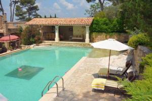 Villas Prestige property with pool in the Alpilles : photos des chambres