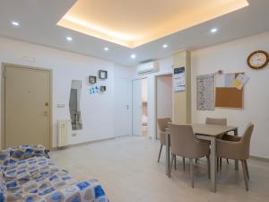 I Host Apartment - Della Torre 9