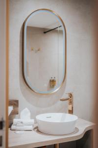 Hotels Hotel Henry II Beaune Centre : photos des chambres
