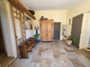 Villas Air-conditioned villa with heated pool, Luberon, in Puget - 10 people : photos des chambres