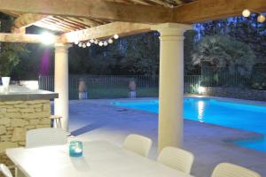 Villas Provencal Farm with swimming pool near Isle sur la Sorgue - 10 people. : photos des chambres