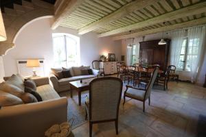 Villas Provencal Farm with swimming pool near Isle sur la Sorgue - 10 people. : photos des chambres