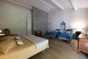 Villas Provencal Farm with swimming pool near Isle sur la Sorgue - 10 people. : photos des chambres
