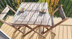 6 appartements et 4 adresses a mi-chemin entre le Vieux Port et l ile de Re : Appartement 2 Chambres avec Balcon