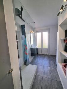 6 appartements et 4 adresses à mi-chemin entre le Vieux Port et l île de Ré