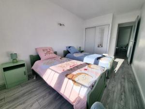 6 appartements et 4 adresses a mi-chemin entre le Vieux Port et l ile de Re : photos des chambres