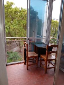 Apartamento luminoso y moderno, con vista a la Plaza 1 de Mayo