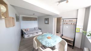 Appartements Appartement 2 CHAMBRES meuble a saix 48 m2 avec COUR : Appartement 2 Chambres