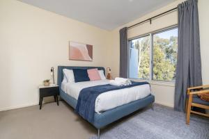 Captivating 3BR 2BA APT close to Shopping - Hosted by Canstay