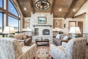 Trumpeter Swan, a spacious 4-bedroom retreat in the serene Henry - Staley Springs