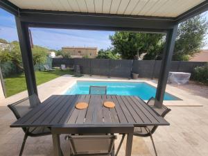 Villas Pleasant detached villa with private swimming pool for 6 people in Lauris - Luberon. : photos des chambres