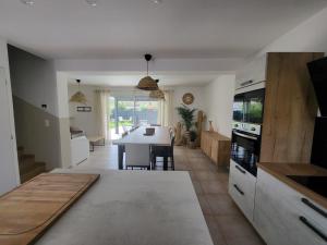 Villas Pleasant detached villa with private swimming pool for 6 people in Lauris - Luberon. : photos des chambres