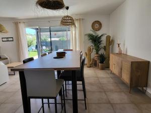 Villas Pleasant detached villa with private swimming pool for 6 people in Lauris - Luberon. : photos des chambres