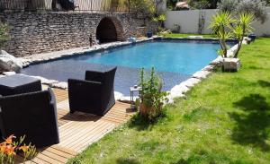 Maisons de vacances Charming Provencal Mas with pool by Taillades, close to Cavaillon in the Luberon, sleeps 6. : photos des chambres
