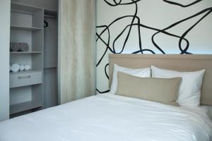 Blue Nun at 29, City Views and Wonderland Vibes!