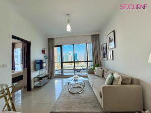 BCL12 - Stunning 1BR with Full Marina view in Bay Central Tower
