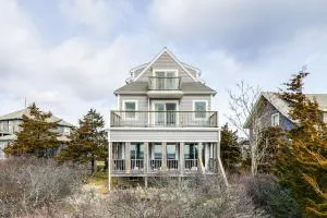 Marshfield Home with 4 Decks and Private Beach Access! - Duxbury