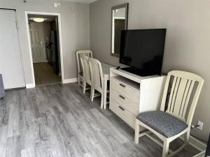 WINTER RATES! Stay in Style in our Oceanview Suite, Dogs OK! 1838