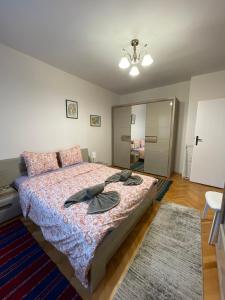 Glasgow 2BDR peaceful Apt 1 min from Metro w WiFi