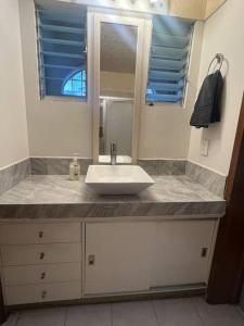 Dpto cerca Consul Usa, Hospital San Javier, Andares