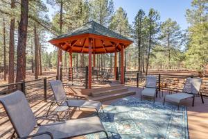 Furnished Gazebo with View Rustic Williams Retreat!