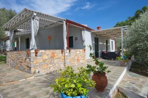 Aigaio Villa Between the Aegean Blue and Olive Grove