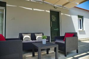 Aigaio Villa Between the Aegean Blue and Olive Grove