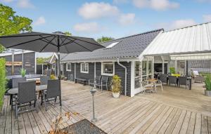 Amazing Home In Hadsund With Wifi