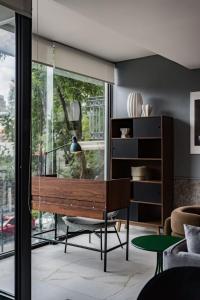 Stylish Polanco Stay Best for Groups with Workspace