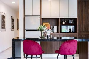 Stylish Polanco Duo Steps from Lincoln Park