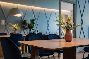 Elegant Apartment with Balcony and City Views