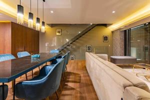 Stylish 3-Level Penthouse with Private Rooftop