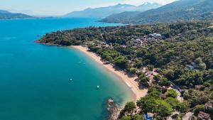 A Casa 46 Ilhabela - Praia do Curral - Refúgio à Beira-Mar, Condominio Yacamim