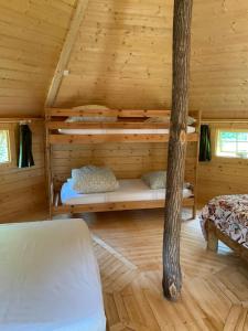 Tentes de luxe Les cabanes de la palombiere : photos des chambres